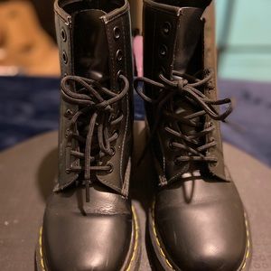 dr martens 1460 smooth